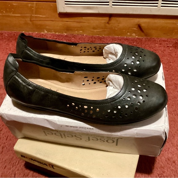 Josef Seibel Women's Pippa29 Black Leather Flats - Picture 1 of 9